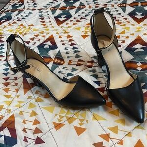 NWOB Pashion Footware Pointed D’Orsay Convertible Heel